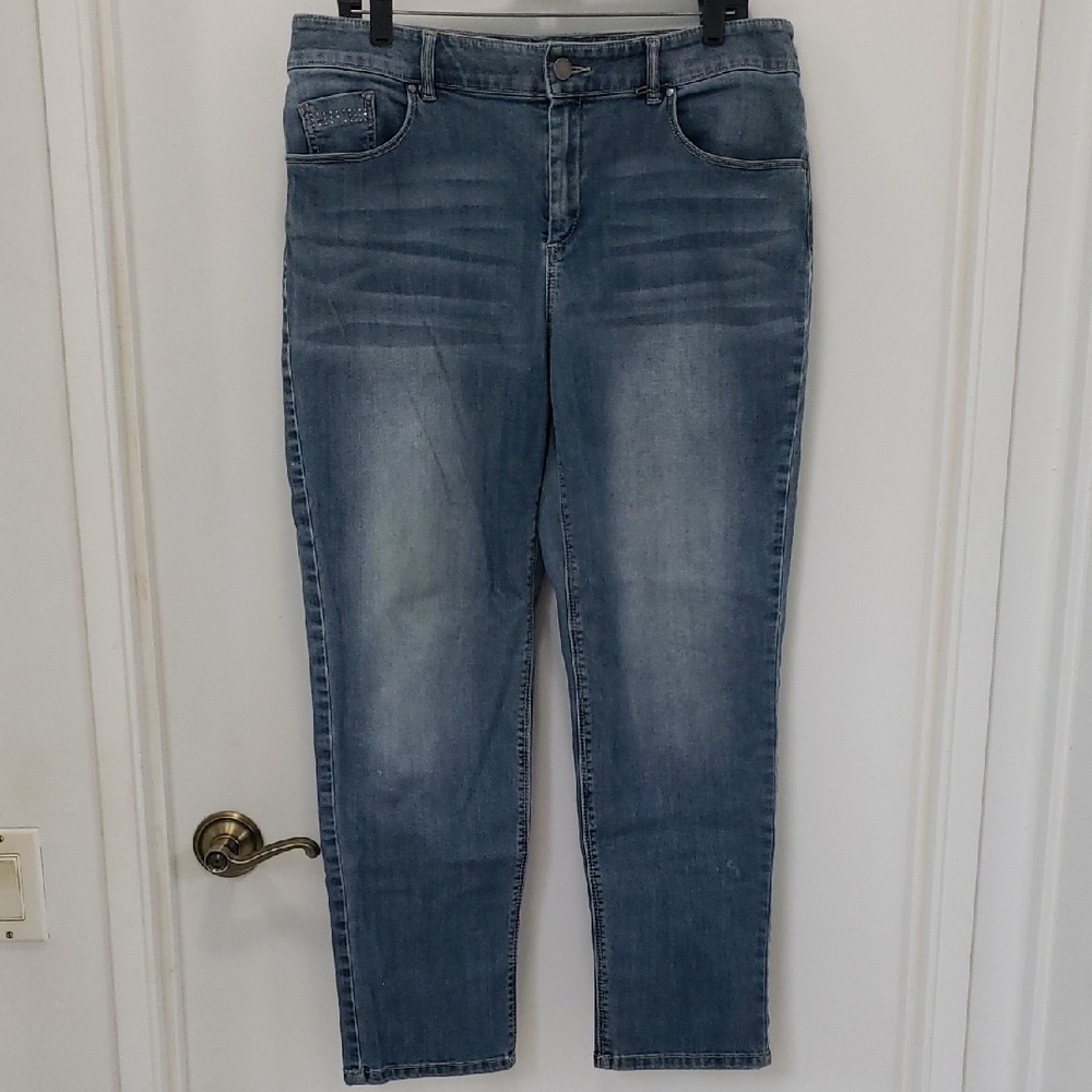 〰️Platinum Chico's〰️ Jeans Plus 2